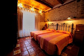 CASA RURAL LA ENHORCADORA