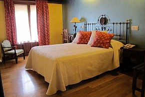 HOTEL DOÑA SANCHA